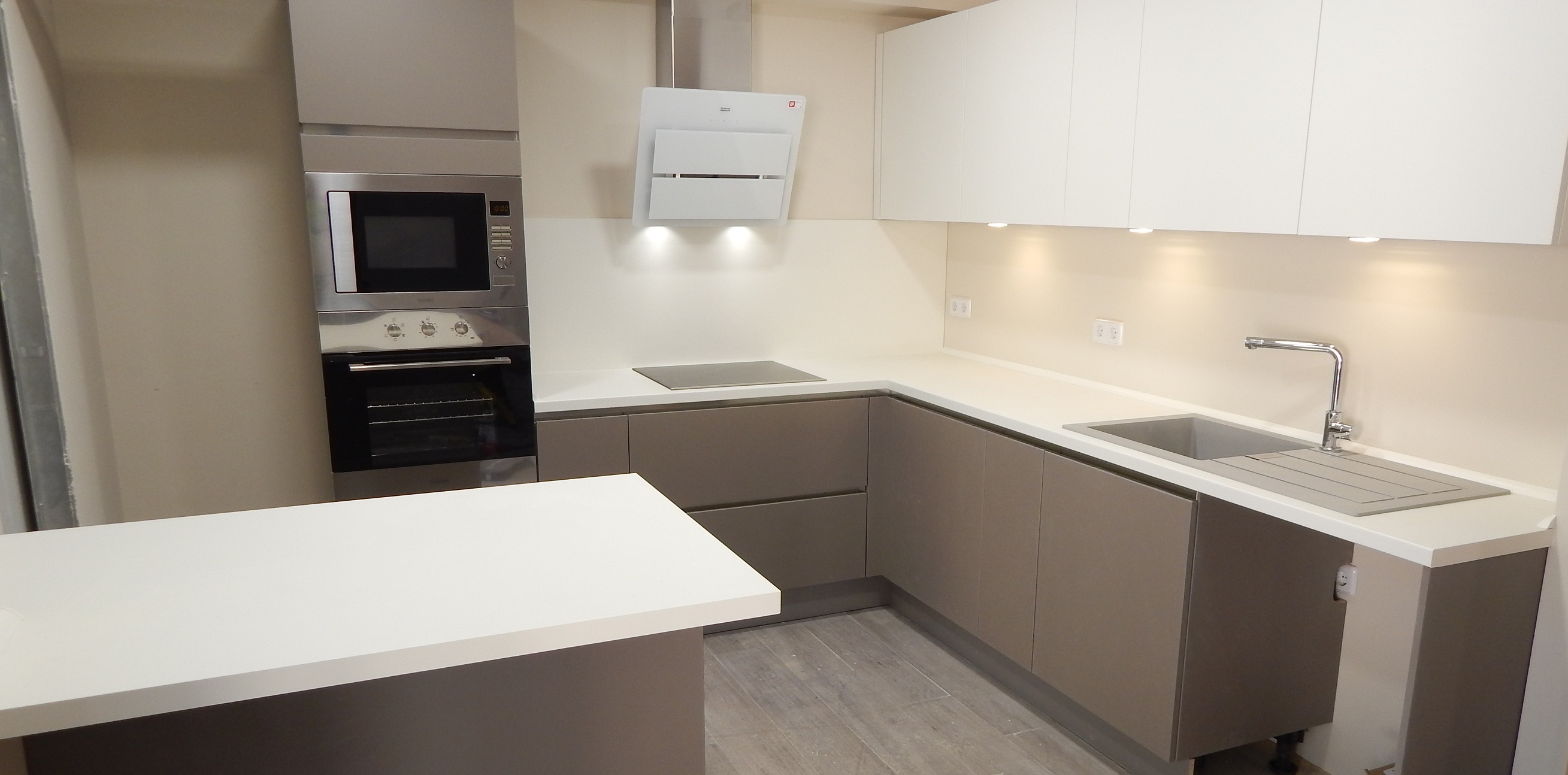 modelo lasser gris basalto