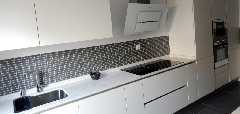 Muebles de cocina modelo LASSER, con gola