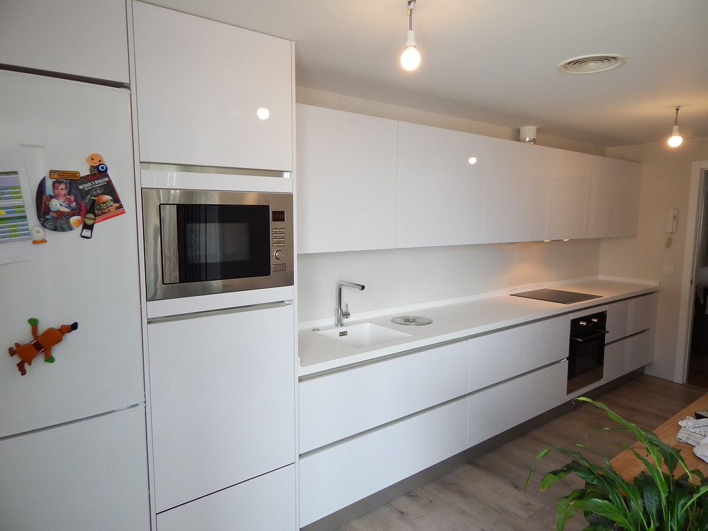 Muebles de cocina, diseño en blanco