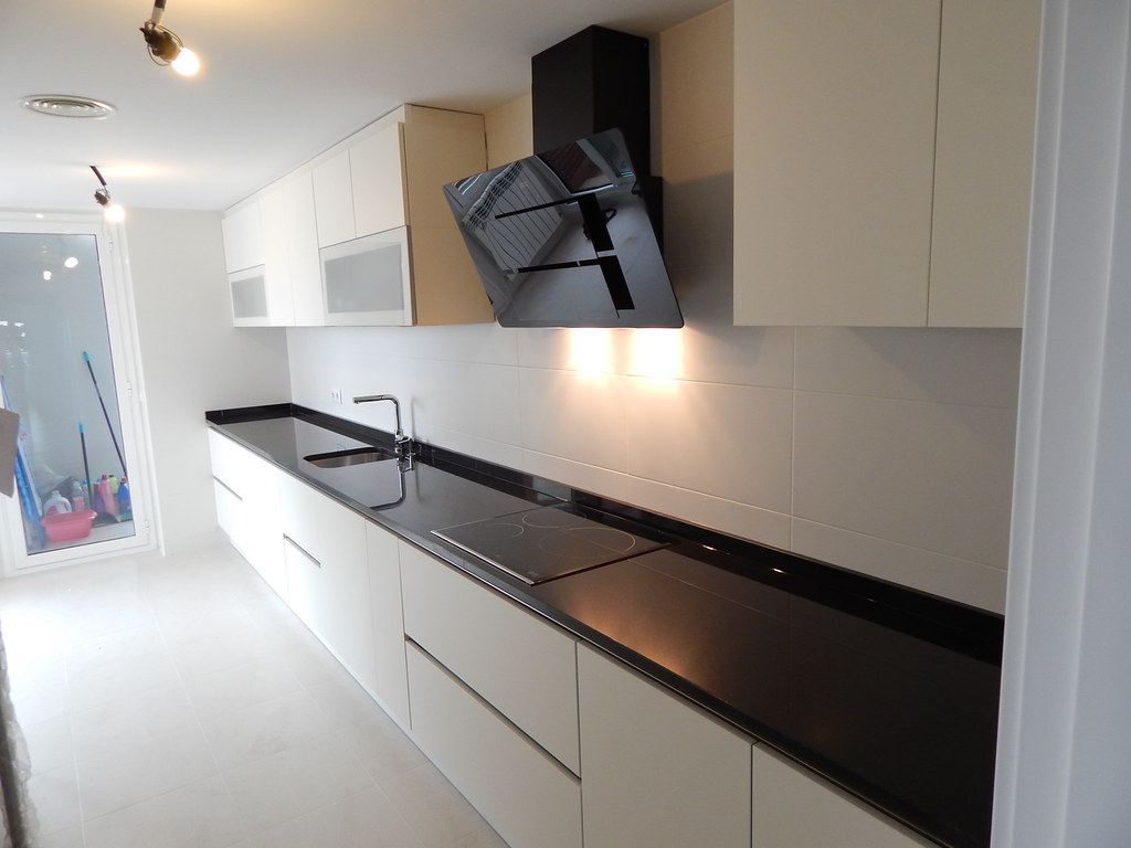 Muebles de cocina modelo LASSER soft, con gola