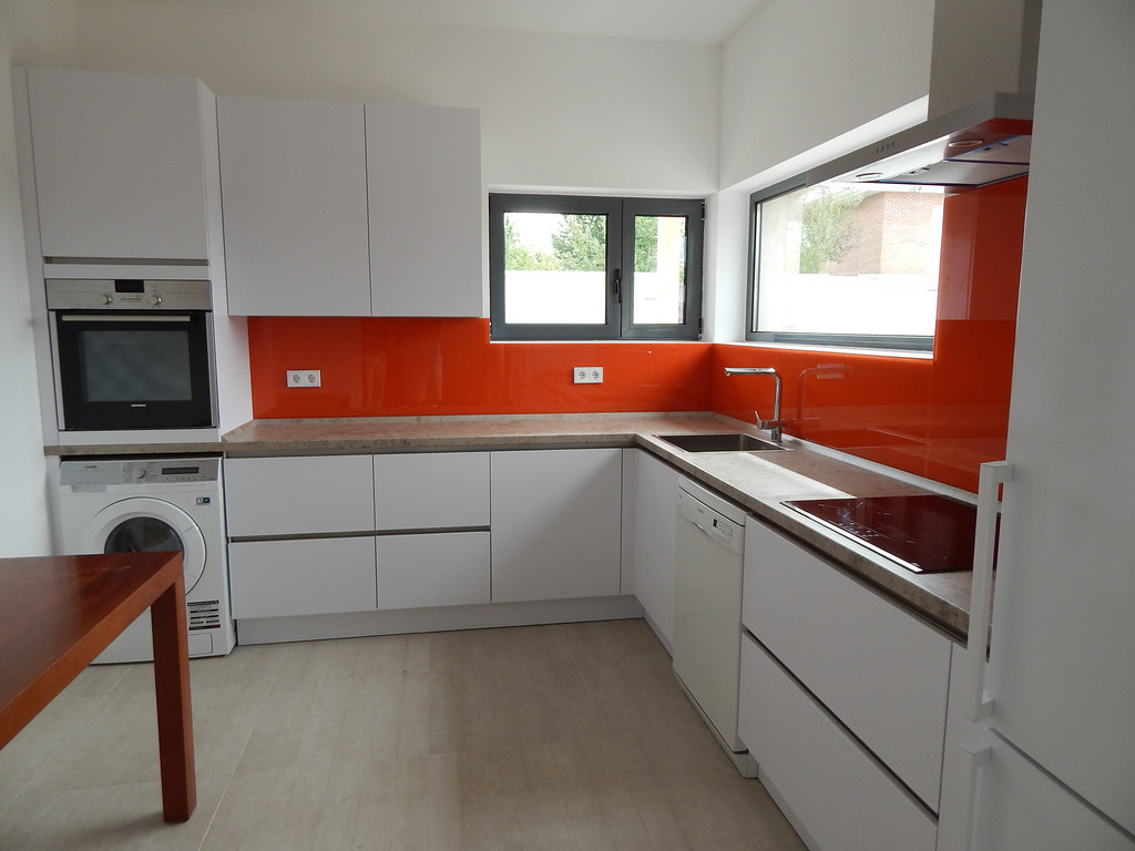 Blanco polar y cristal naranja